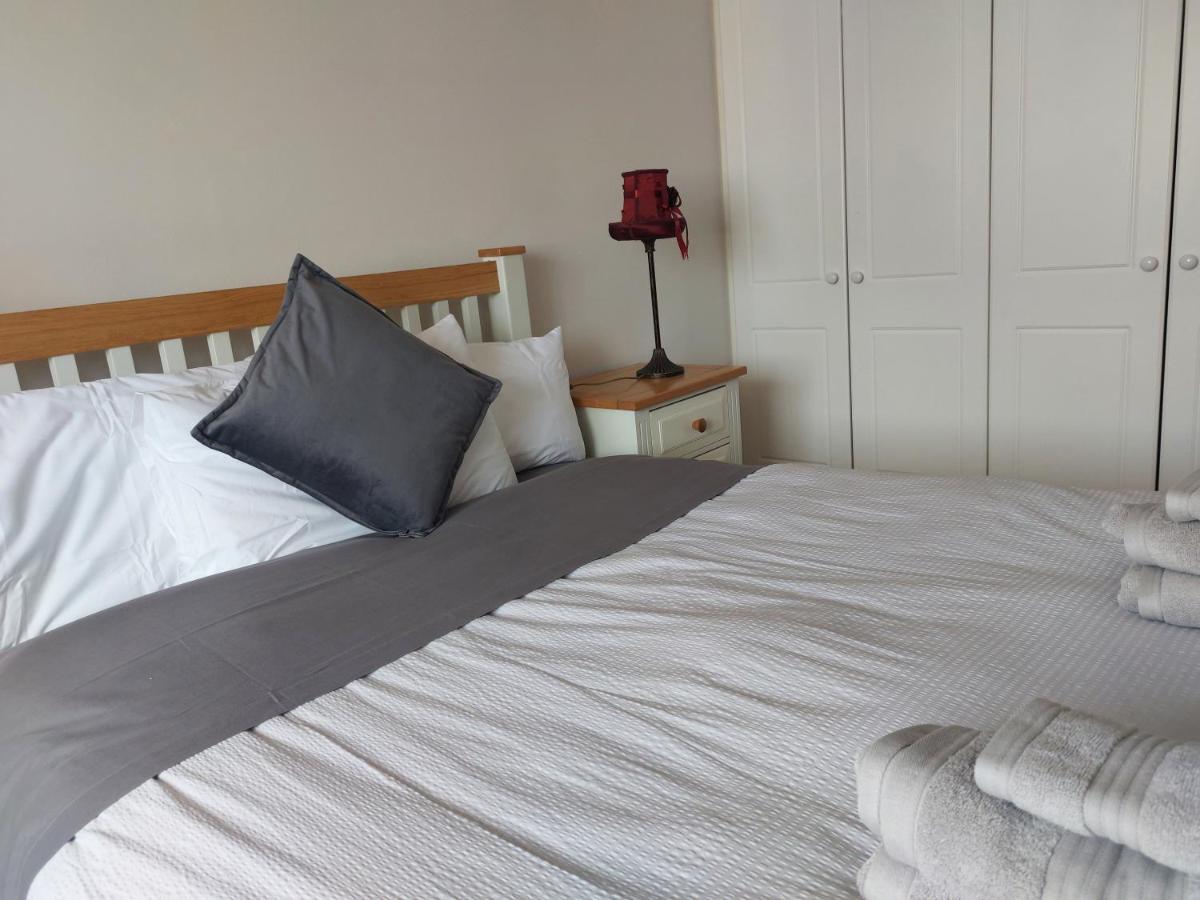 Apartamento Cathedral Court Ennis Exterior foto